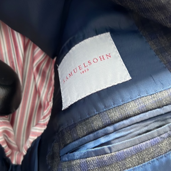 Harry Rosen suit brand new condition worn a few times Fits large - Picture 2 of 4